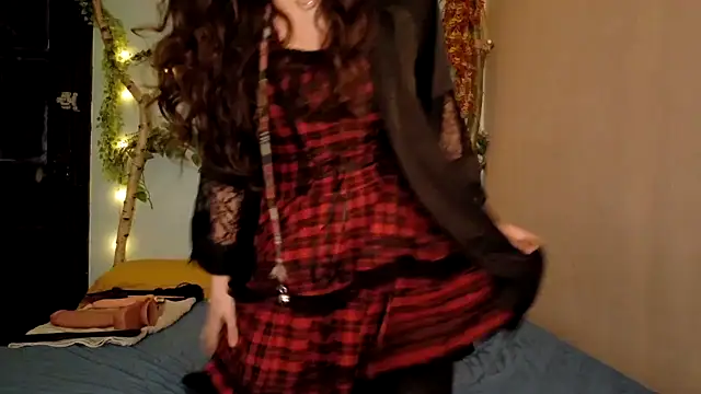 missclochette online show from May 18, 2026, 6:34 pm