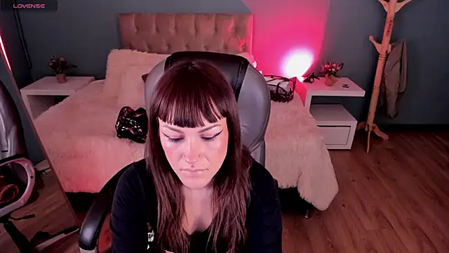 Kim Jeins666  online show from May 30, 2026, 12:33 pm