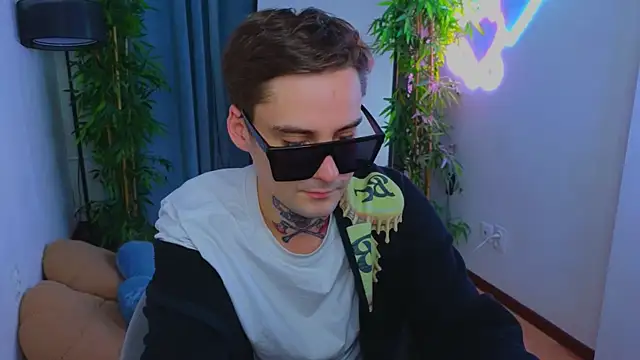 dri11fi11 online show from April 15, 2026, 10:10 pm