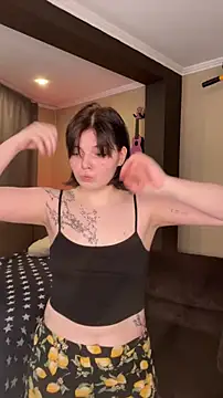 LoveIyBarbie online show from April 16, 2026, 7:47 pm