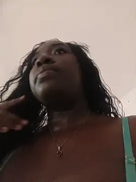 KaleaEbony online show from April 29, 2026, 3:32 am