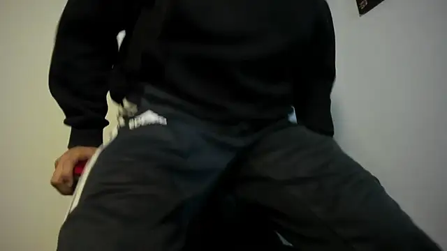 ryanlatiin online show from April 23, 2026, 5:03 am