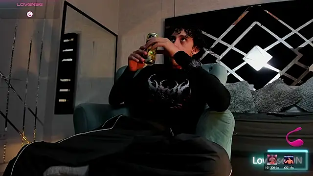 Snapshot of JayTaylorr chatting on June 17, 2026, 11:42 am JayTaylorr online show from June 17, 2026, 11:42 am