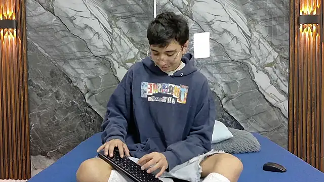 NoahWalker   online show from July 16, 2026, 11:18 am
