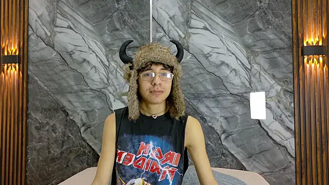 NoahWalker   online show from May 2, 2026, 11:15 am