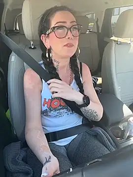 Its Lush Lily online show from April 24, 2026, 11:45 am