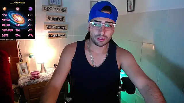 Snapshot of andders_ chatting on May 8, 2026, 5:39 pm andders online show from May 8, 2026, 5:39 pm