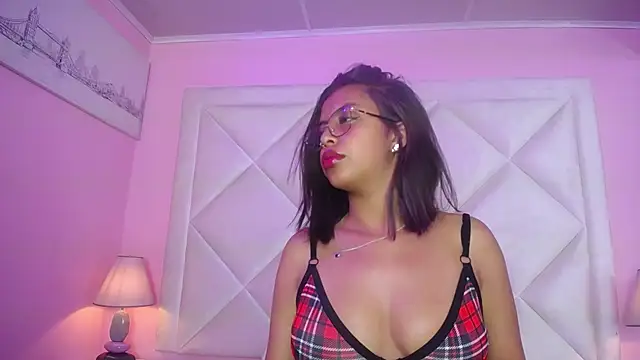 Tinaa Monroe online show from May 21, 2026, 6:22 am