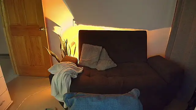 Alyssa and DAngelo online show from May 15, 2026, 1:47 am