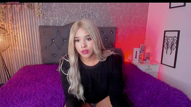 Melody p online show from July 22, 2026, 3:52 am