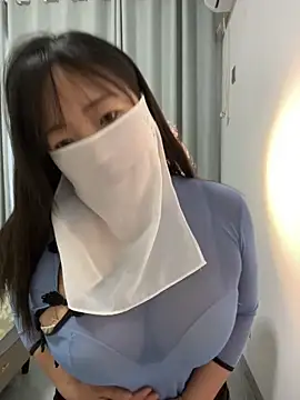 maomao116 online show from April 22, 2026, 1:45 am