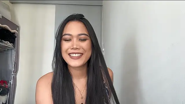 MaggieCahue online show from April 18, 2026, 5:21 am