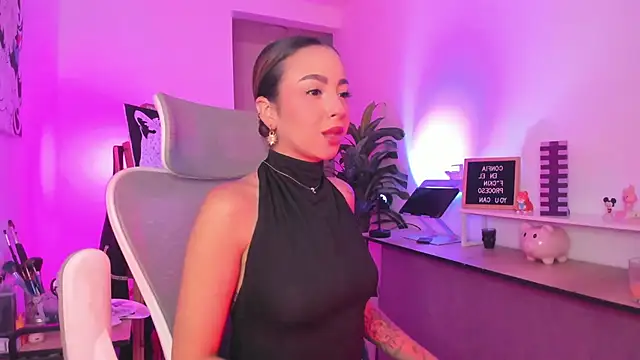 LilitMalkova online show from May 4, 2026, 2:37 am