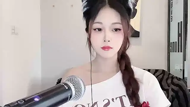 Snapshot of KiKi-011 chatting on May 31, 2026, 7:25 am KiKi-011 online show from May 31, 2026, 7:25 am