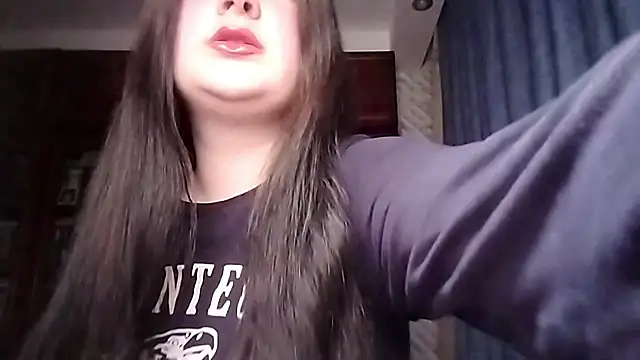 BeatriceMolands online show from May 7, 2026, 5:49 pm