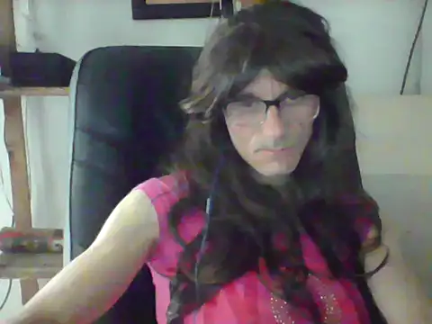 Snapshot of doll-cd chatting on May 14, 2026, 5:10 pm doll-cd online show from May 14, 2026, 5:10 pm