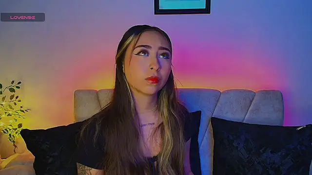 Cloe martinezz  online show from May 13, 2026, 10:17 pm