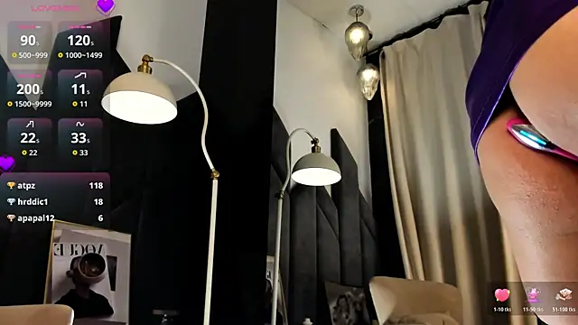 RoxySun  online show from June 4, 2026, 7:35 am