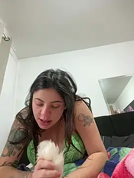 Livia-cortez online show from July 24, 2026, 12:23 pm