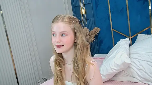 Snapshot of LilianHowards chatting on July 1, 2026, 7:30 am LilianHowards online show from July 1, 2026, 7:30 am