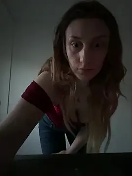 SchmuseBunny online show from April 22, 2026, 6:47 pm