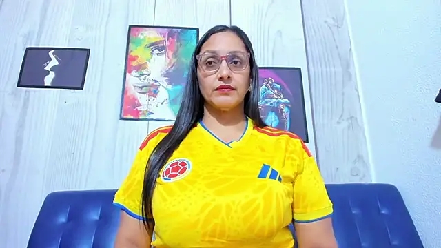 Miss Bobbiess online show from June 27, 2026, 7:42 pm