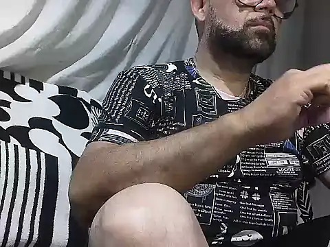 CarlossexVen online show from April 21, 2026, 11:33 pm