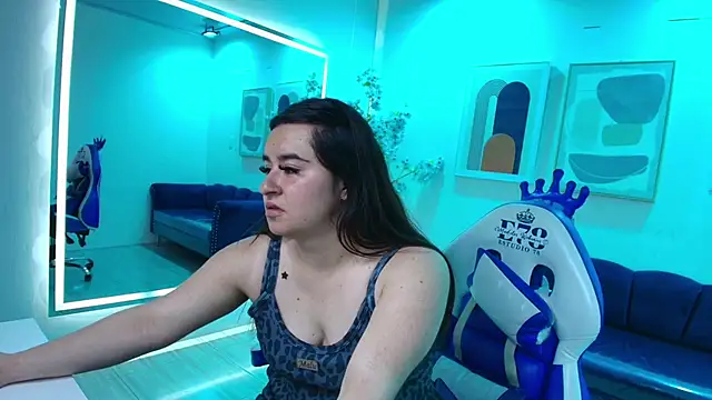 Anya Volke online show from May 14, 2026, 7:11 pm