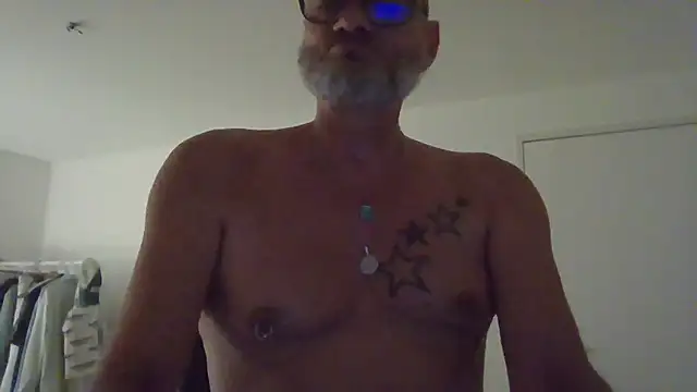 Snapshot of Thomster72 chatting on August 4, 2026, 8:35 pm Thomster72 online show from August 4, 2026, 8:35 pm