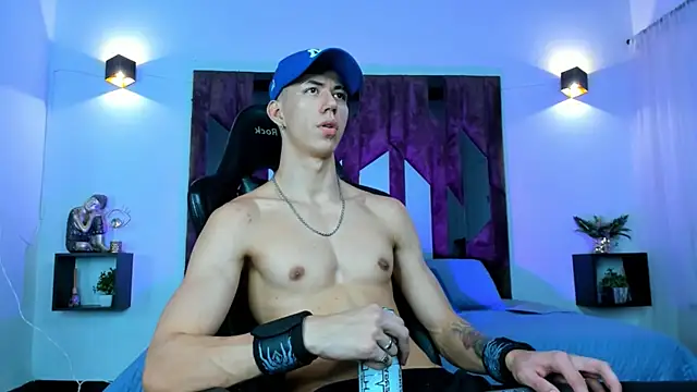OliverThompsonJS online show from April 21, 2026, 4:08 am