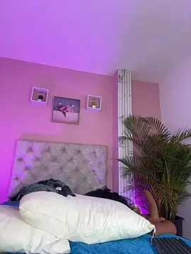 caro lovings online show from June 26, 2026, 5:35 am