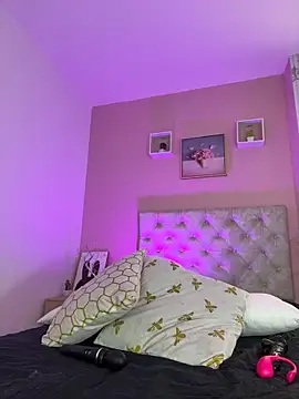 caro lovings online show from June 19, 2026, 3:34 am