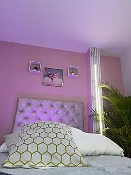 caro lovings online show from June 18, 2026, 3:38 am