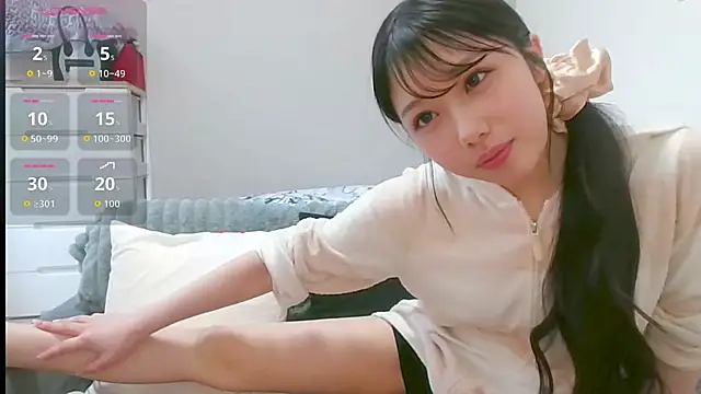 Minamina2 online show from May 10, 2026, 9:05 pm