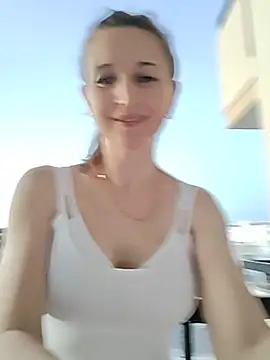 Snapshot of irresistibelle chatting on June 18, 2026, 5:18 pm irresistibelle online show from June 18, 2026, 5:18 pm