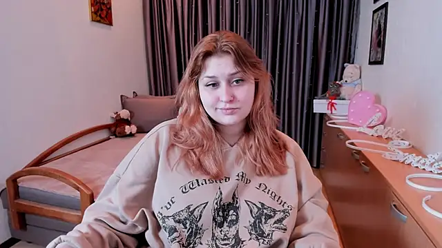 NoraLiin online show from April 23, 2026, 6:42 pm