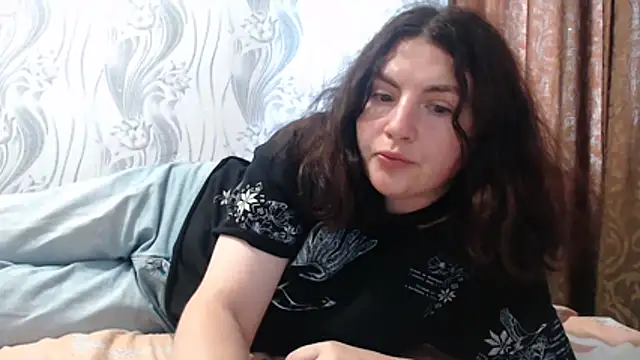 AlinaxJames online show from July 21, 2026, 12:06 pm