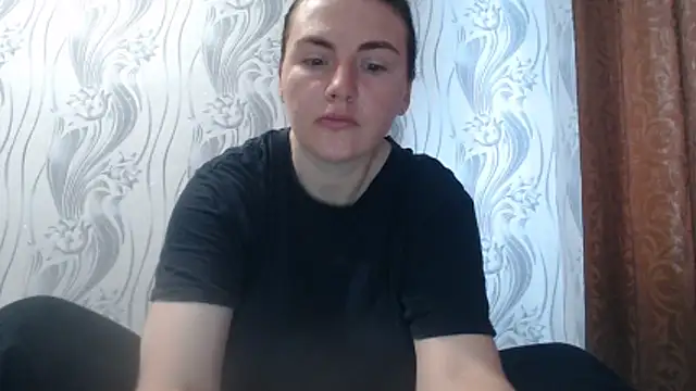 AlinaxJames online show from June 27, 2026, 7:47 am