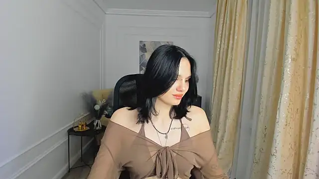 AlicePertim online show from June 19, 2026, 6:36 pm
