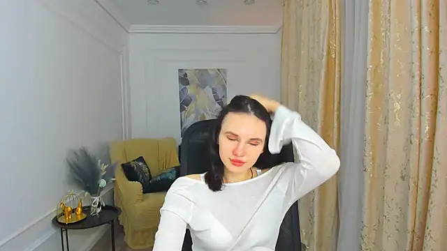 AlicePertim online show from June 9, 2026, 7:59 pm