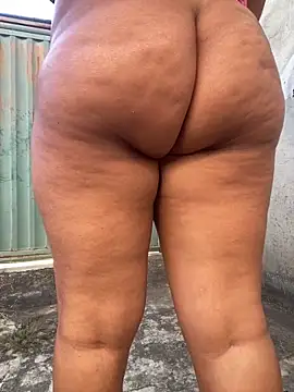 Dezreaisachamaa10 online show from April 18, 2026, 7:29 pm