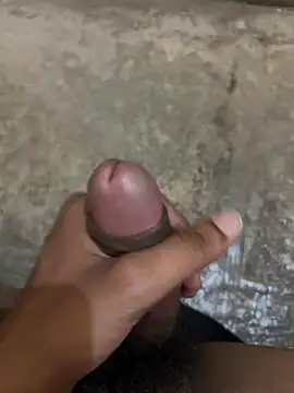 SkinnyGuy23 online show from May 21, 2026, 3:53 pm