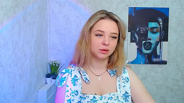 NicoleAura online show from June 3, 2026, 6:03 am
