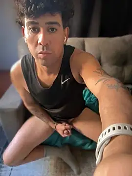 Saturno77 online show from April 23, 2026, 6:20 pm