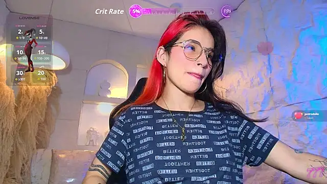 Moon Red r online show from May 5, 2026, 12:41 pm