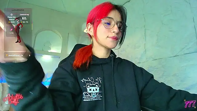 Moon Red r online show from April 21, 2026, 7:42 pm
