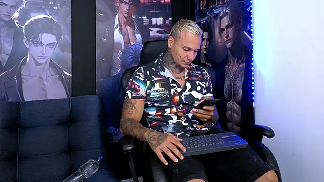 Snapshot of damian_becker chatting on July 10, 2026, 10:21 pm damian becker online show from July 10, 2026, 10:21 pm