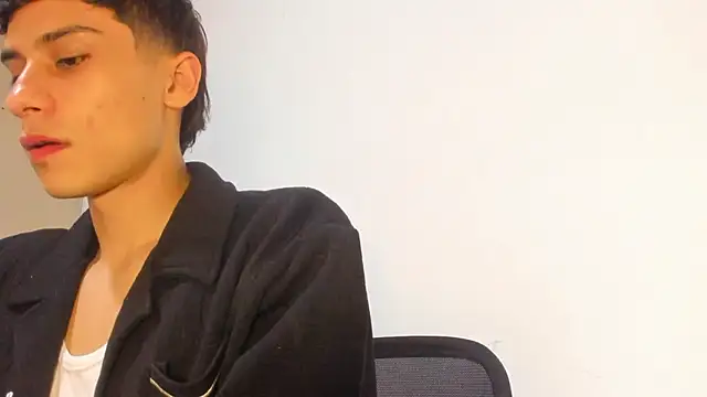 Axel DavisS online show from April 24, 2026, 6:59 am