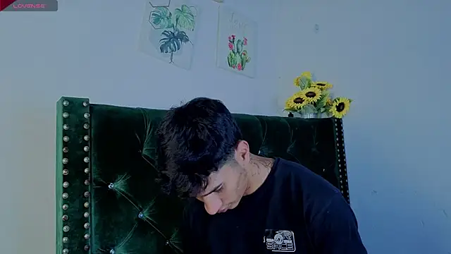 Zayn Moretti online show from June 23, 2026, 7:56 pm