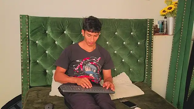 Zayn Moretti online show from June 29, 2026, 4:50 pm